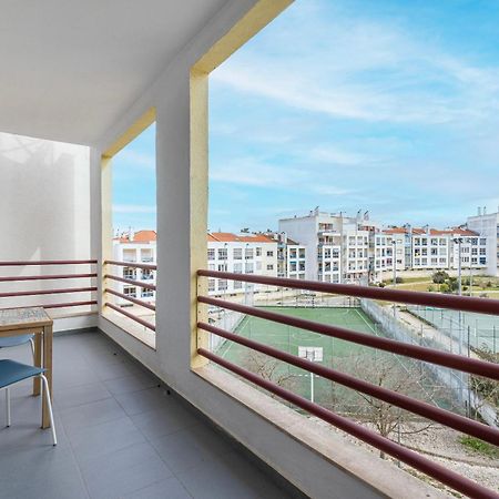 Sunny 2 Bdr Apartment By Lovelystay Charneca  Exterior photo