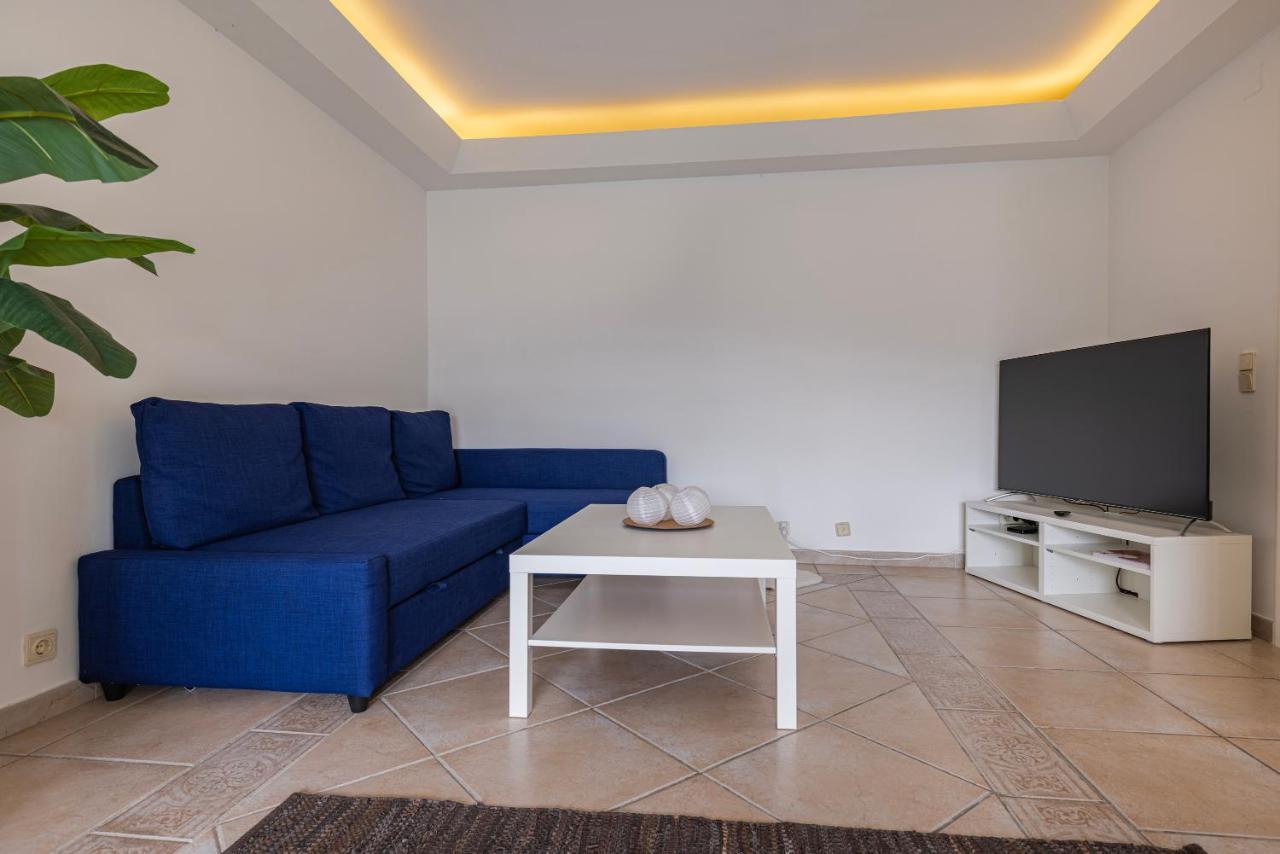 Sunny 2 Bdr Apartment By Lovelystay Charneca  Exterior photo
